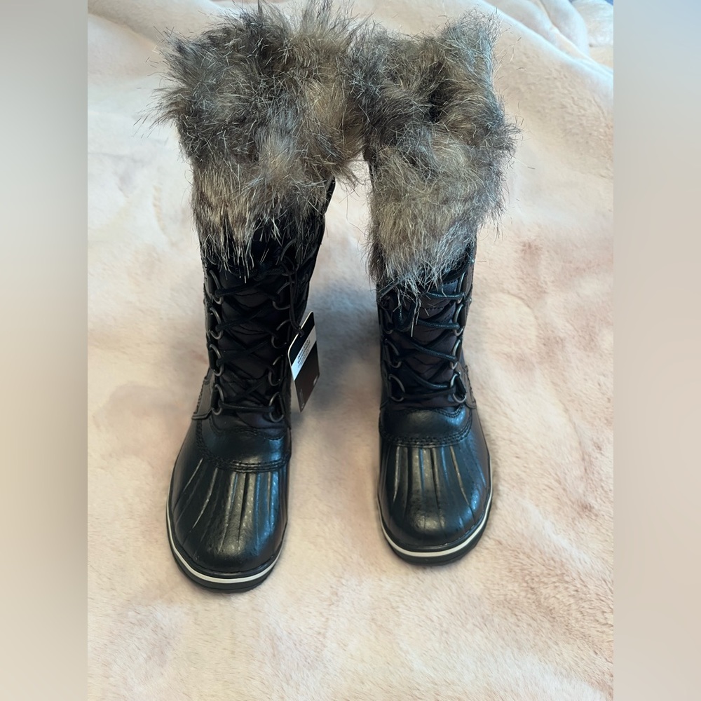 Sorel Tofino II Black leather boots